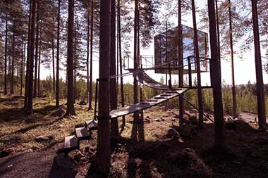 Ein Vogelnest im Treehotel Harads.