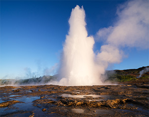 Der Geysir, ein einzigartige Naturschauspiel.