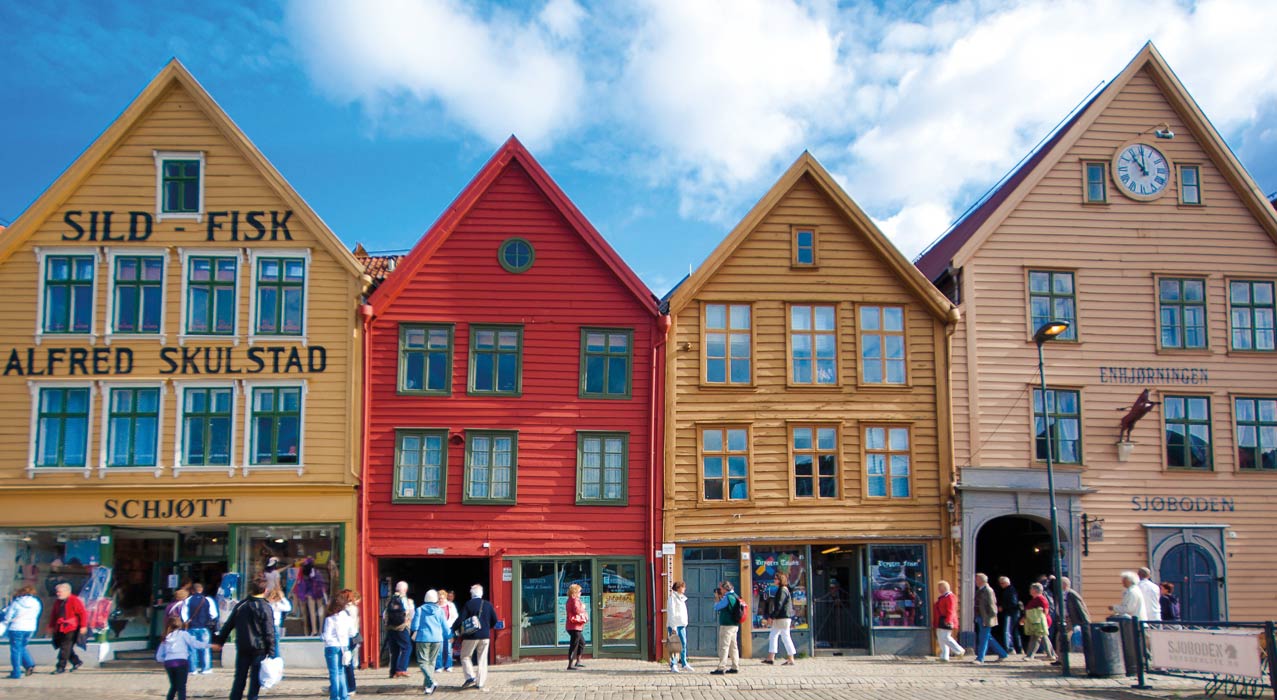 Sicht auf Häuser in der Altstadt von Bergen in Norwegen.