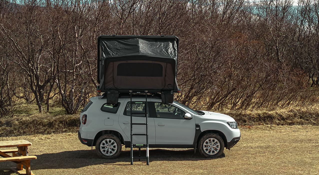 Europcar Dacia Duster 4x4 mit aufklappbarem Zelt in Island