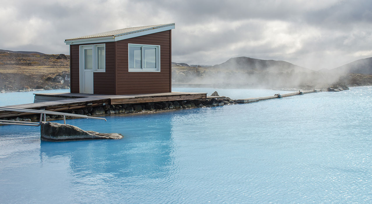 Geniessen Sie ein entspannendes Bad im Myvatn Nature Bath in atemberaubender Kulisse.