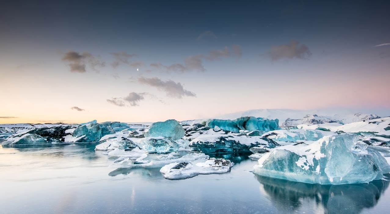 Gletscherlagune Jökulsarlon im Winter.